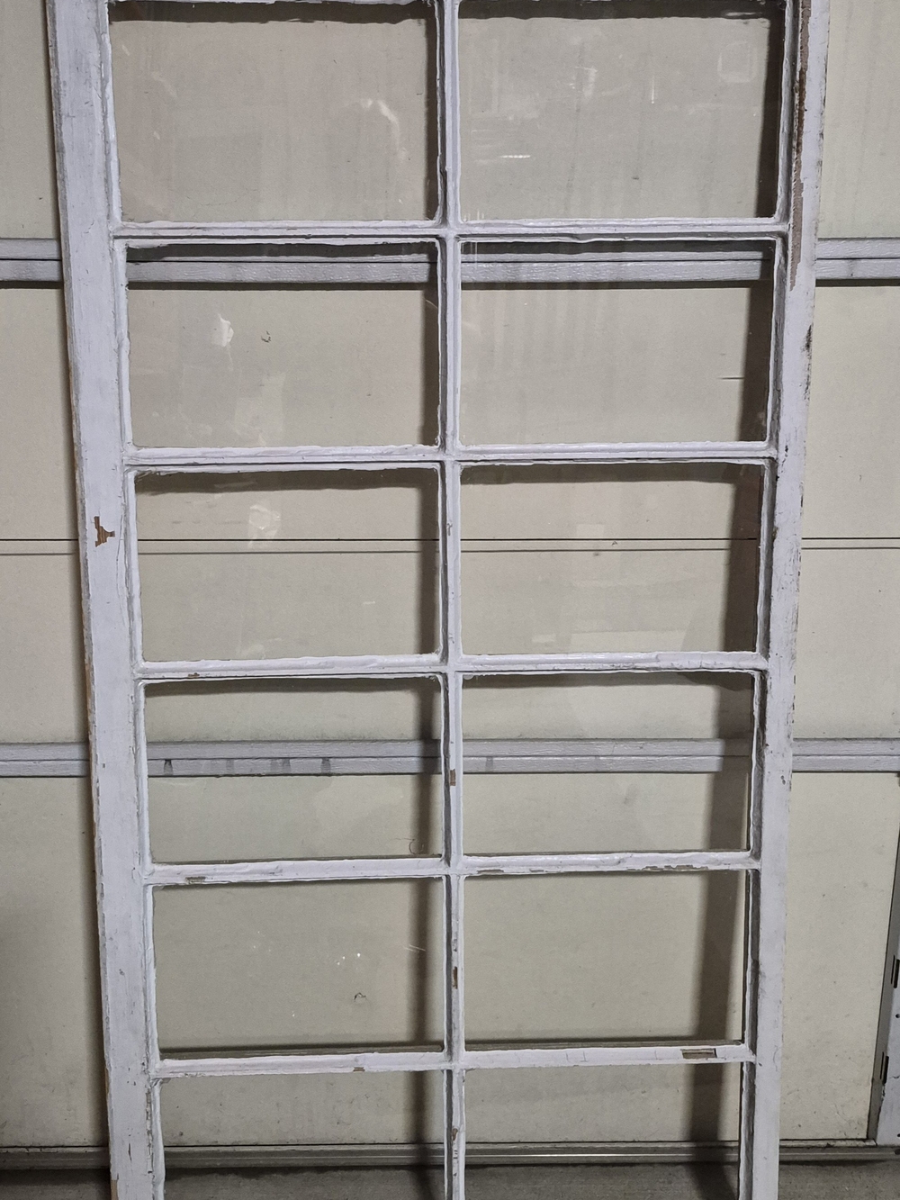 Vintage-Style White Wall Window Frame Decor